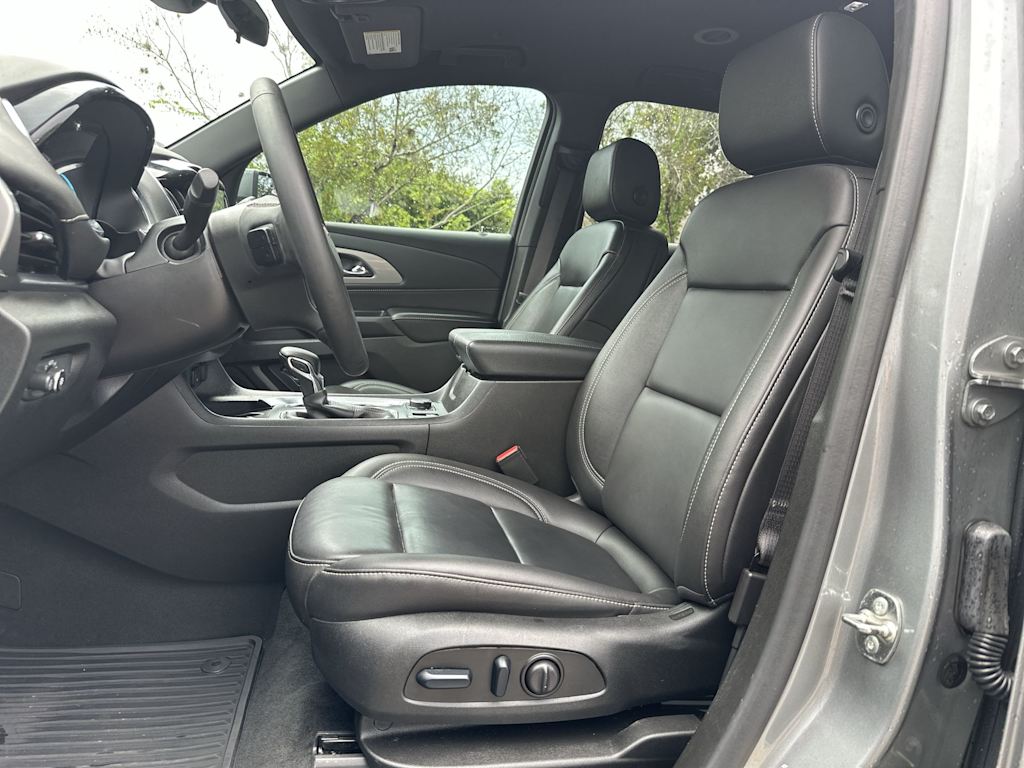 Thumbnail: 2023 Chevrolet Traverse - 12