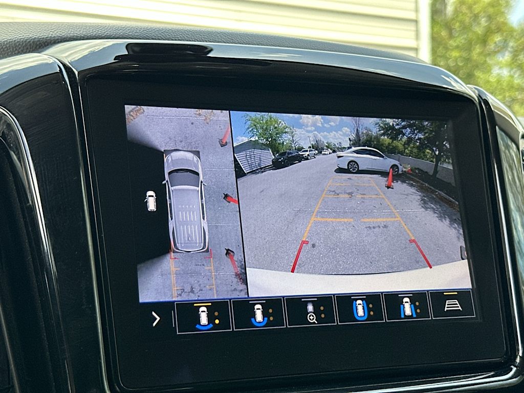 Thumbnail: 2020 Chevrolet Traverse - 13