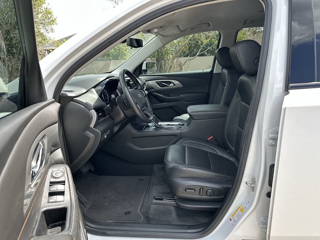 Thumbnail: 2020 Chevrolet Traverse - 10