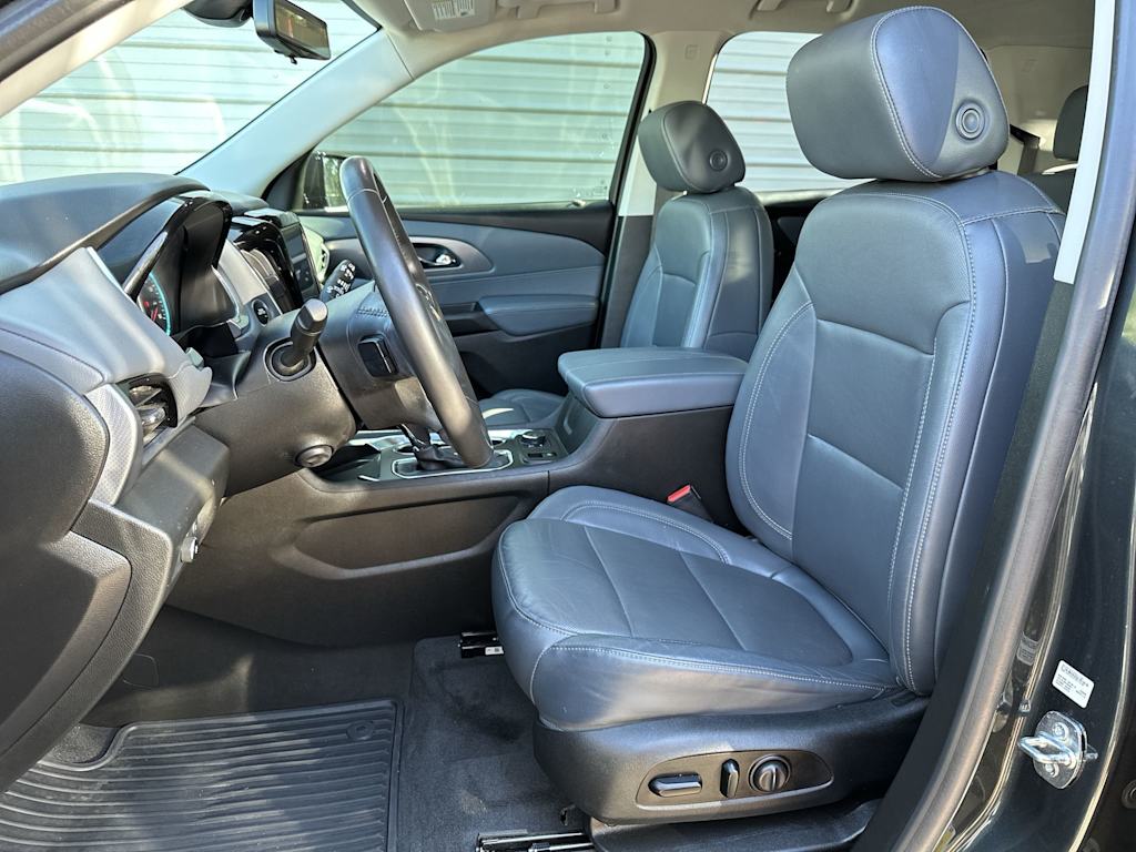 Thumbnail: 2020 Chevrolet Traverse - 11