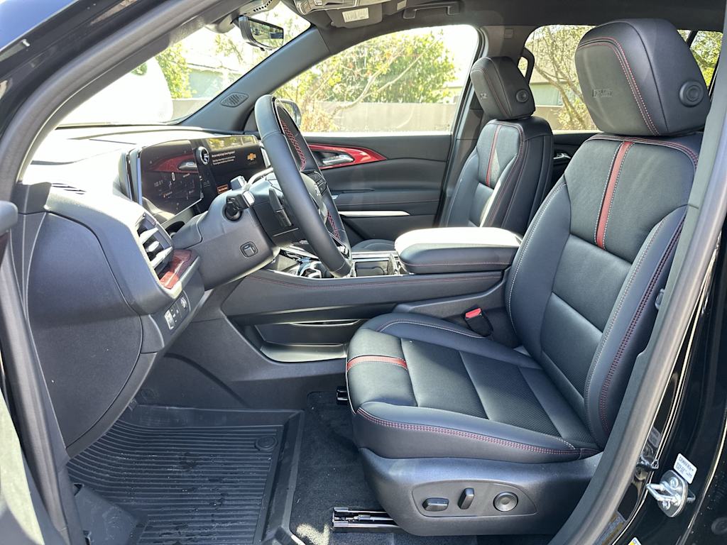 Thumbnail: 2026 Chevrolet Traverse - 12