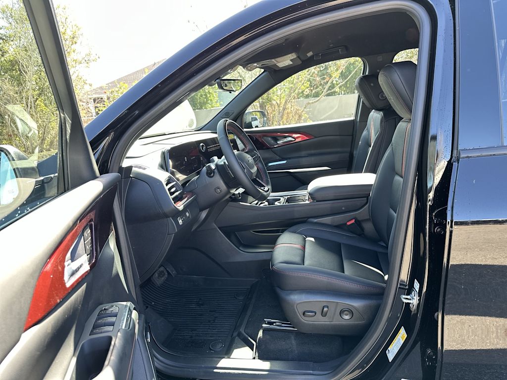 Thumbnail: 2026 Chevrolet Traverse - 11