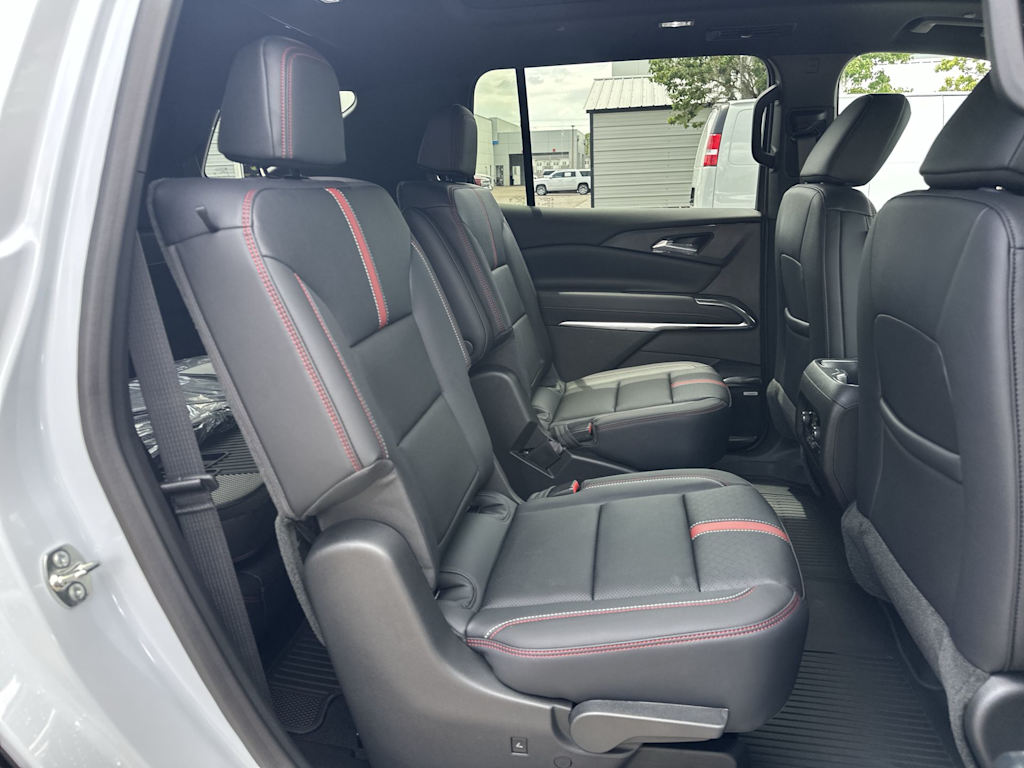 Thumbnail: 2026 Chevrolet Traverse - 25