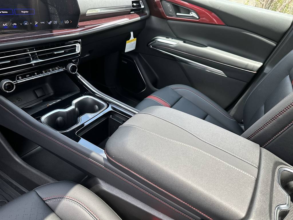 Thumbnail: 2026 Chevrolet Traverse - 25
