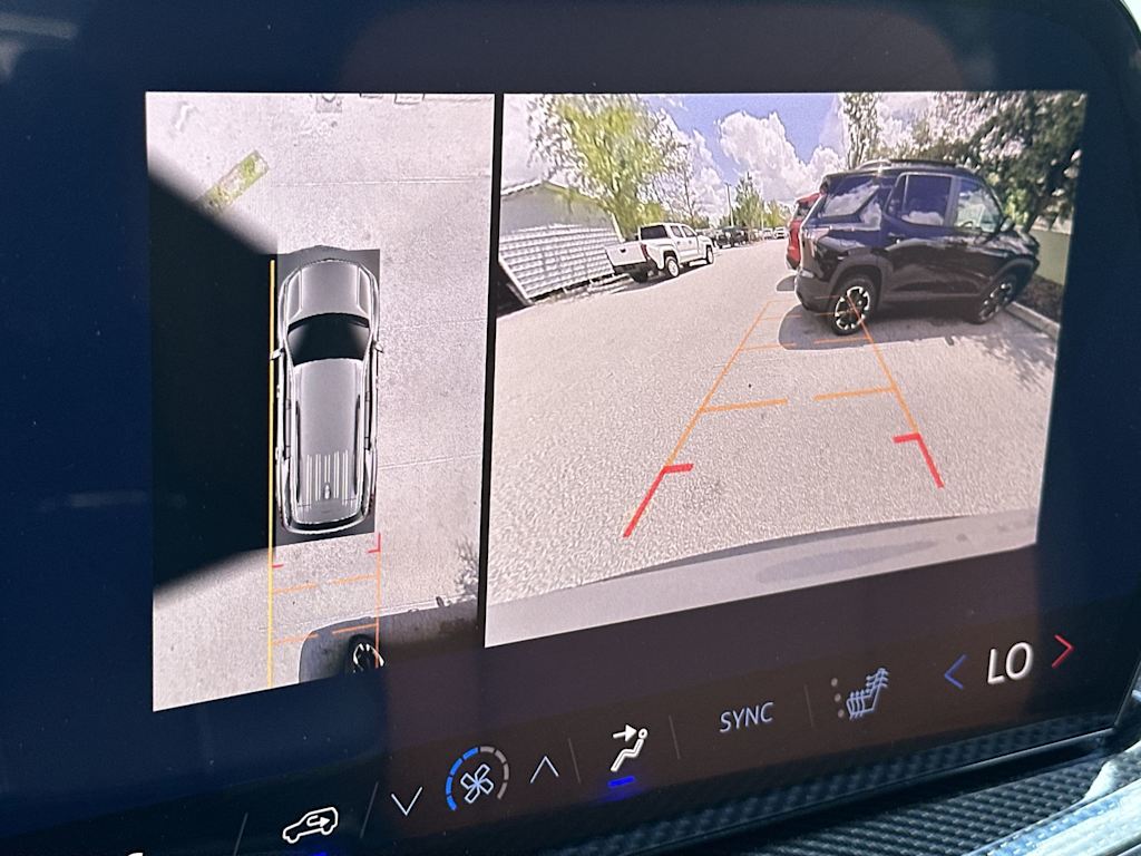 Thumbnail: 2027 Chevrolet Traverse - 13