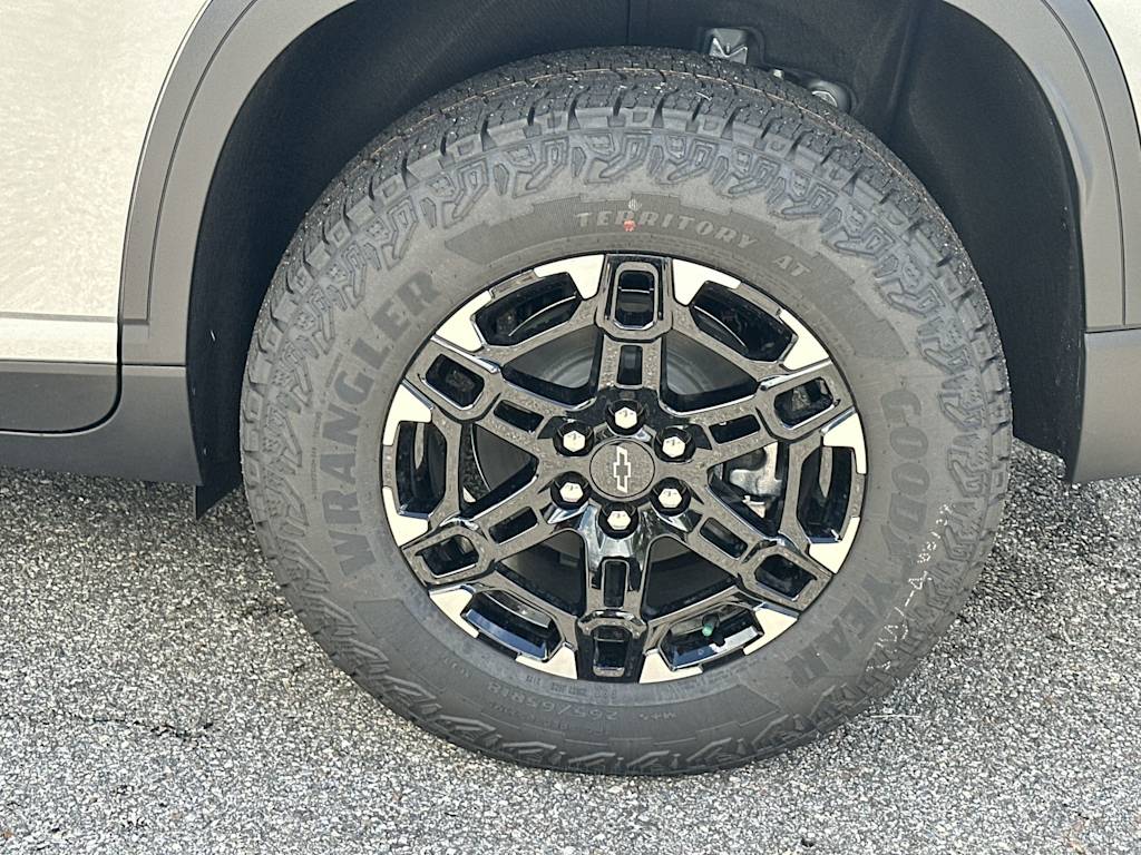 Thumbnail: 2027 Chevrolet Traverse - 7