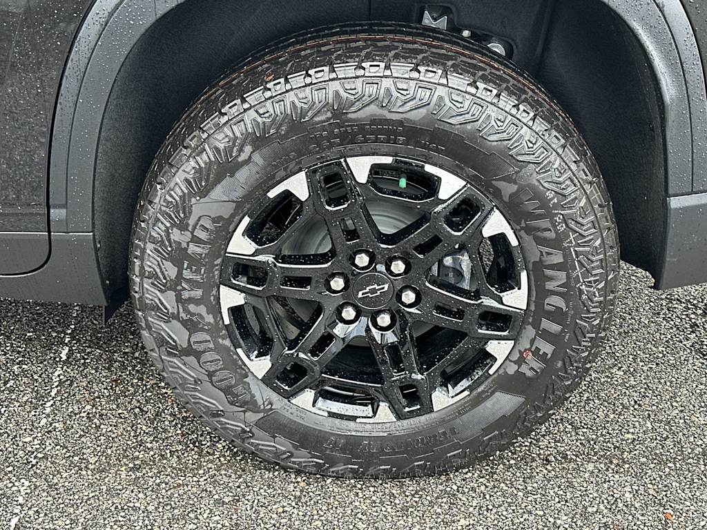 Thumbnail: 2027 Chevrolet Traverse - 7