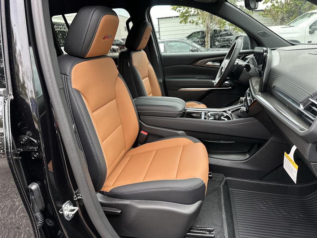 Thumbnail: 2027 Chevrolet Traverse - 26