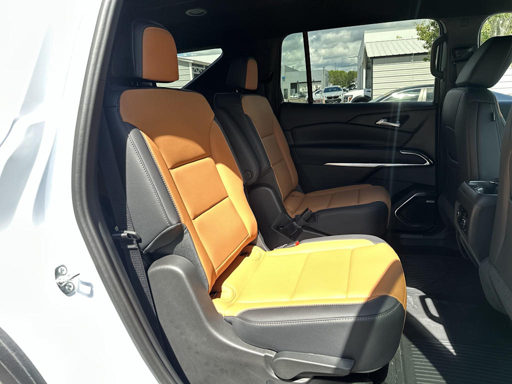 Thumbnail: 2027 Chevrolet Traverse - 26