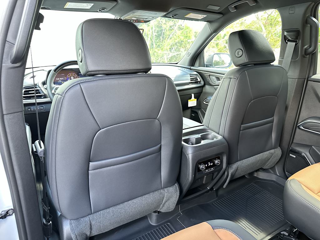 Thumbnail: 2027 Chevrolet Traverse - 13