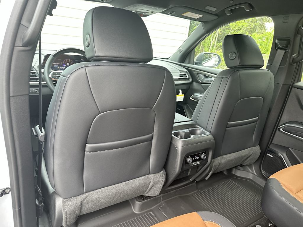 Thumbnail: 2027 Chevrolet Traverse - 12