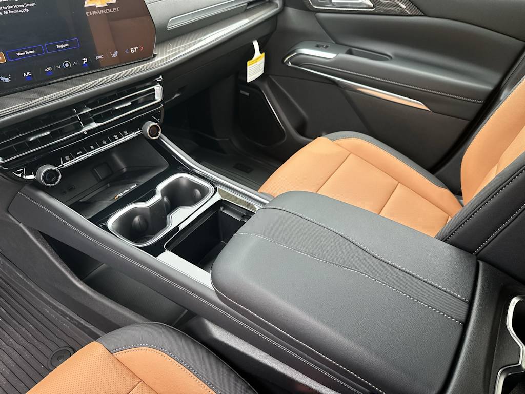 Thumbnail: 2027 Chevrolet Traverse - 14