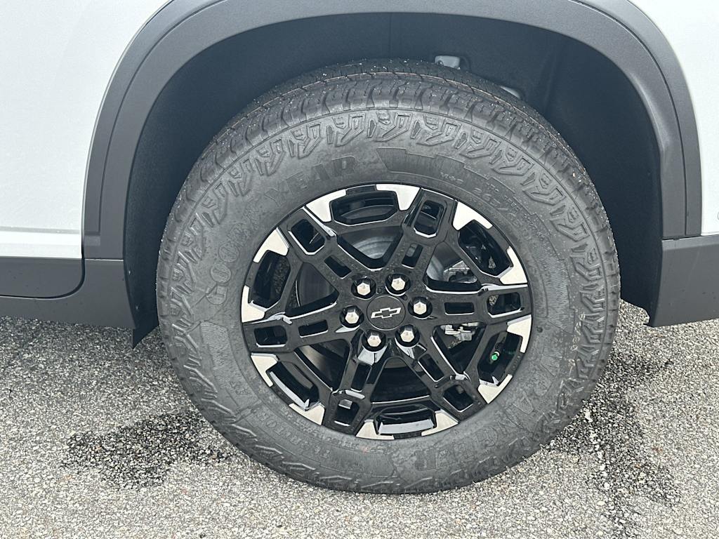 Thumbnail: 2027 Chevrolet Traverse - 7