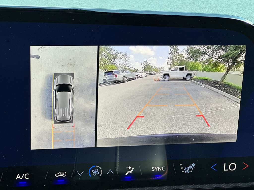 Thumbnail: 2026 Chevrolet Traverse - 14