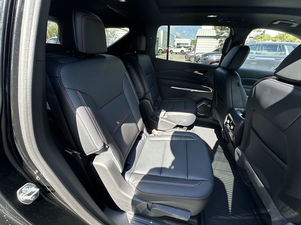 Thumbnail: 2026 Chevrolet Traverse - 24