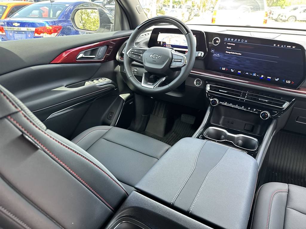 2025 Chevrolet Traverse Z71 9