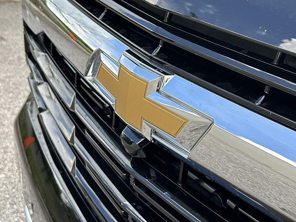 Thumbnail: 2026 Chevrolet Suburban - 6