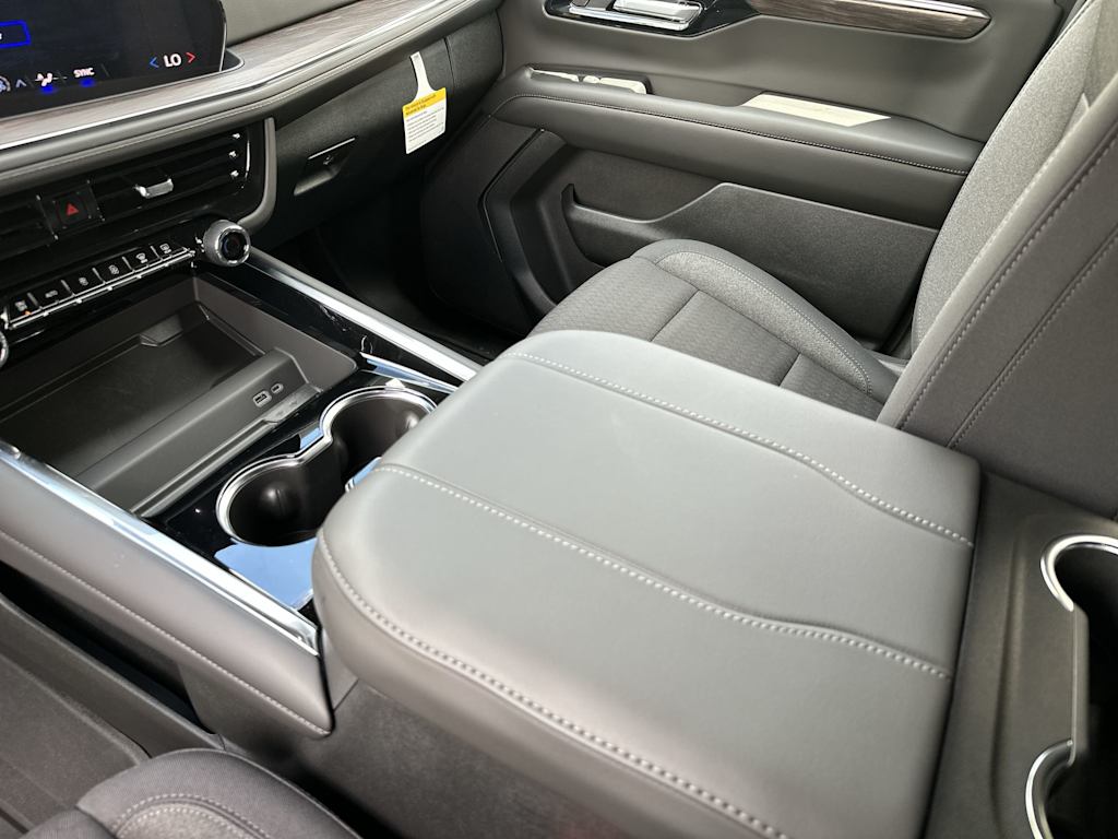 Thumbnail: 2026 Chevrolet Suburban - 25