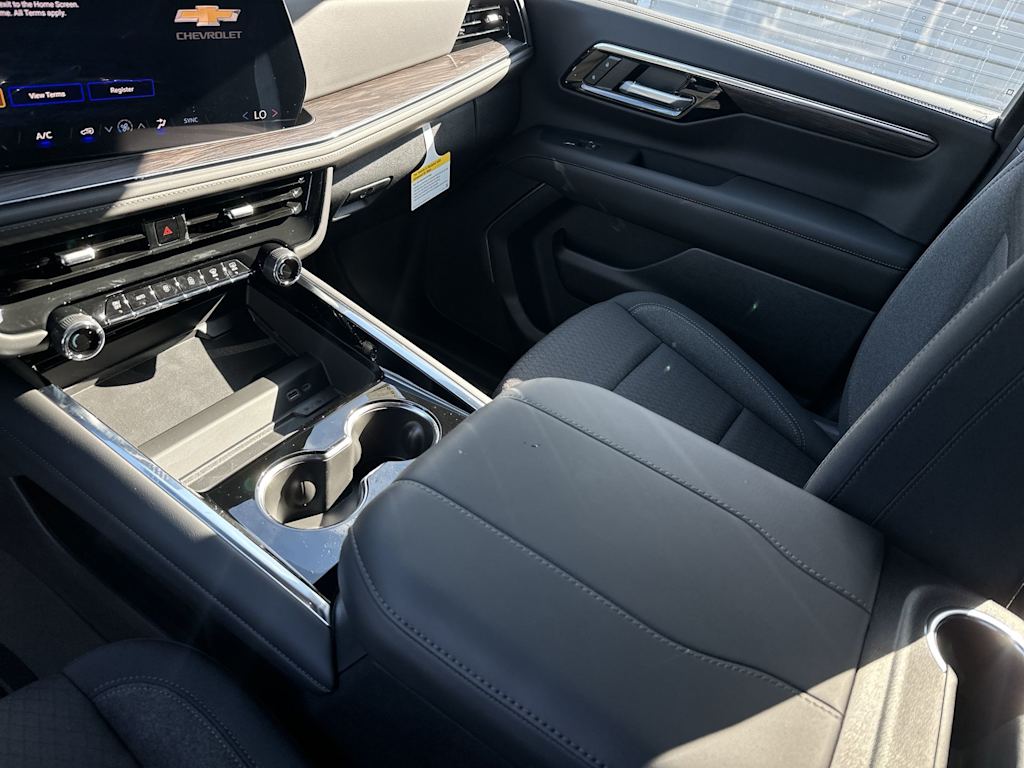 Thumbnail: 2026 Chevrolet Suburban - 24