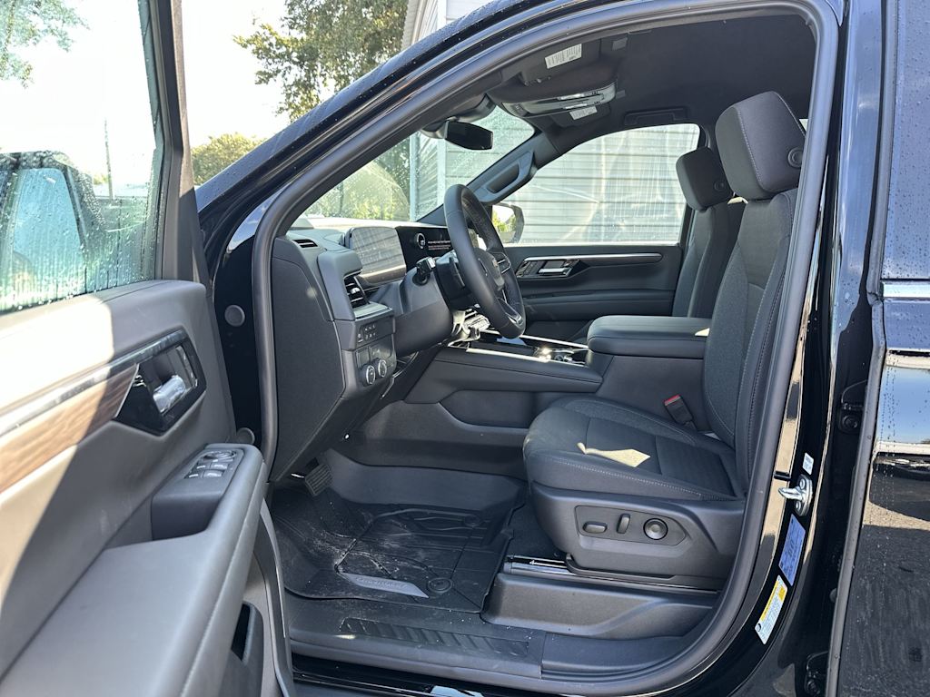 Thumbnail: 2026 Chevrolet Suburban - 11