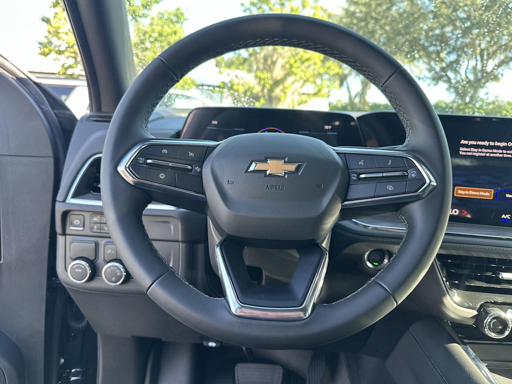 Thumbnail: 2026 Chevrolet Suburban - 10