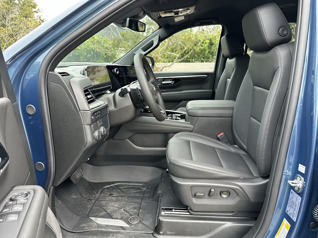 Thumbnail: 2026 Chevrolet Suburban - 12