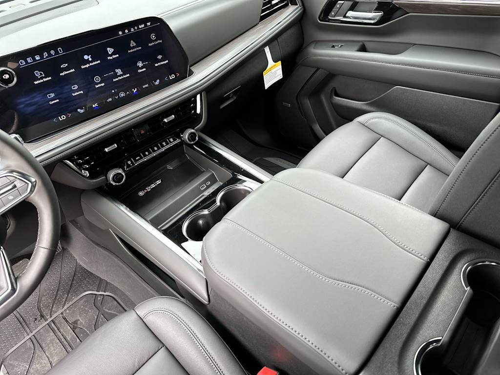 Thumbnail: 2026 Chevrolet Suburban - 25