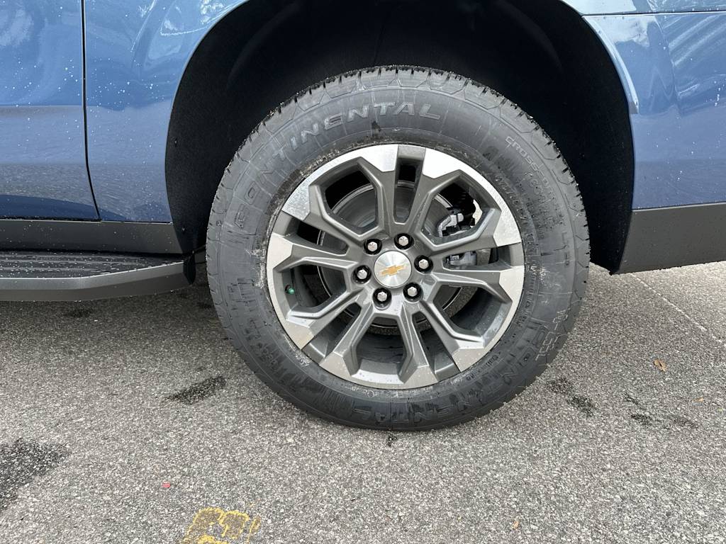 Thumbnail: 2026 Chevrolet Suburban - 8