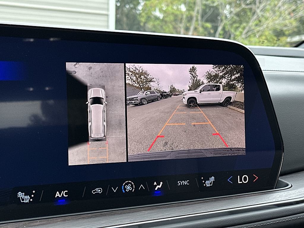 Thumbnail: 2026 Chevrolet Suburban - 14