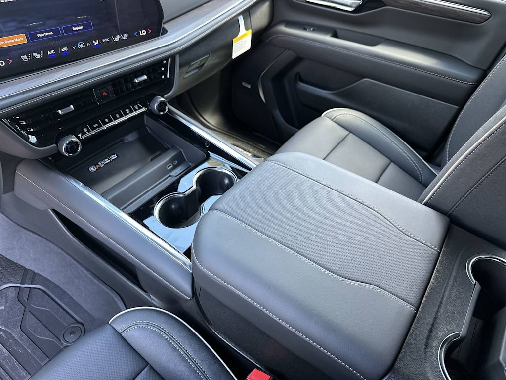 Thumbnail: 2026 Chevrolet Suburban - 26