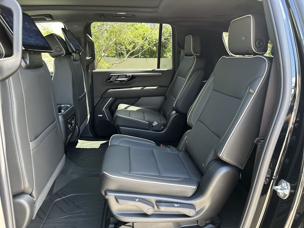 Thumbnail: 2026 Chevrolet Suburban - 23