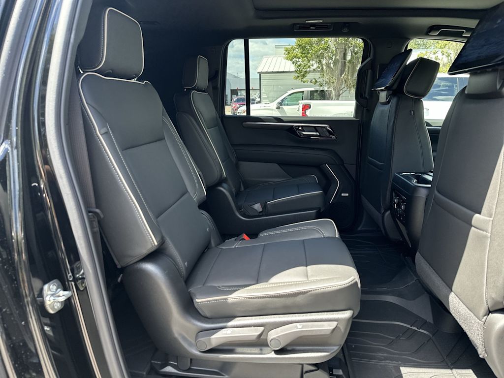 Thumbnail: 2026 Chevrolet Suburban - 24