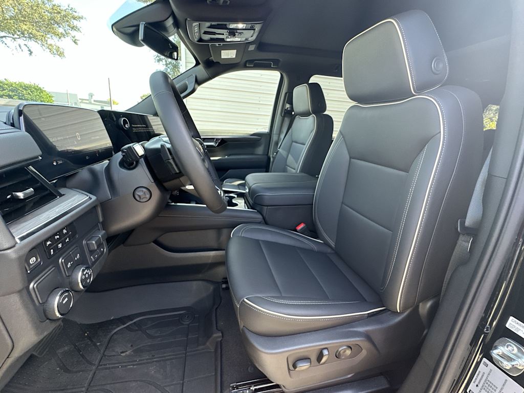 Thumbnail: 2025 Chevrolet Suburban - 12