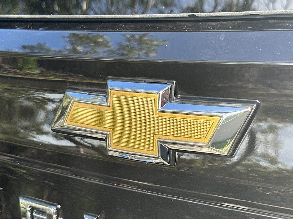 Thumbnail: 2025 Chevrolet Suburban - 23