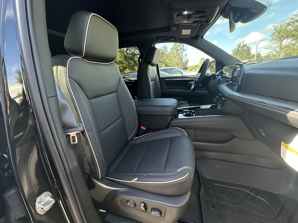 Thumbnail: 2025 Chevrolet Suburban - 26