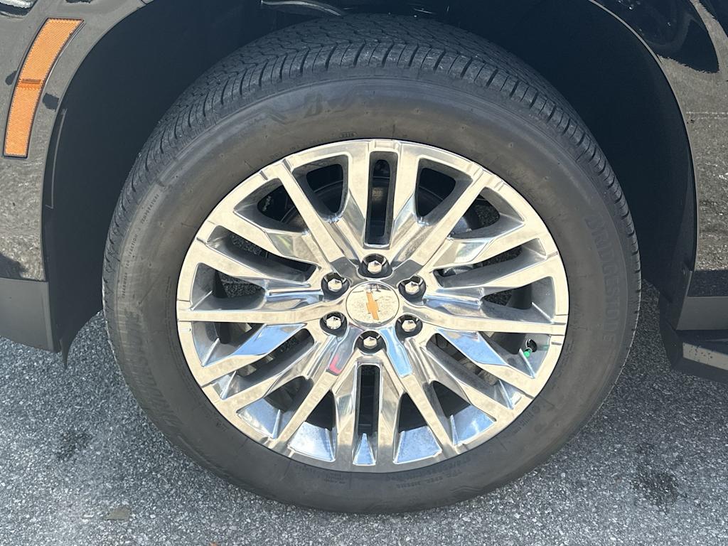 Thumbnail: 2025 Chevrolet Suburban - 8