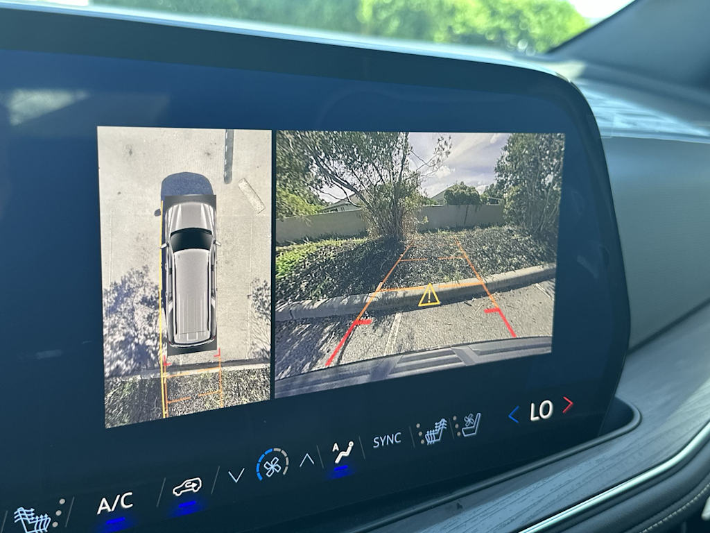 Thumbnail: 2025 Chevrolet Suburban - 14