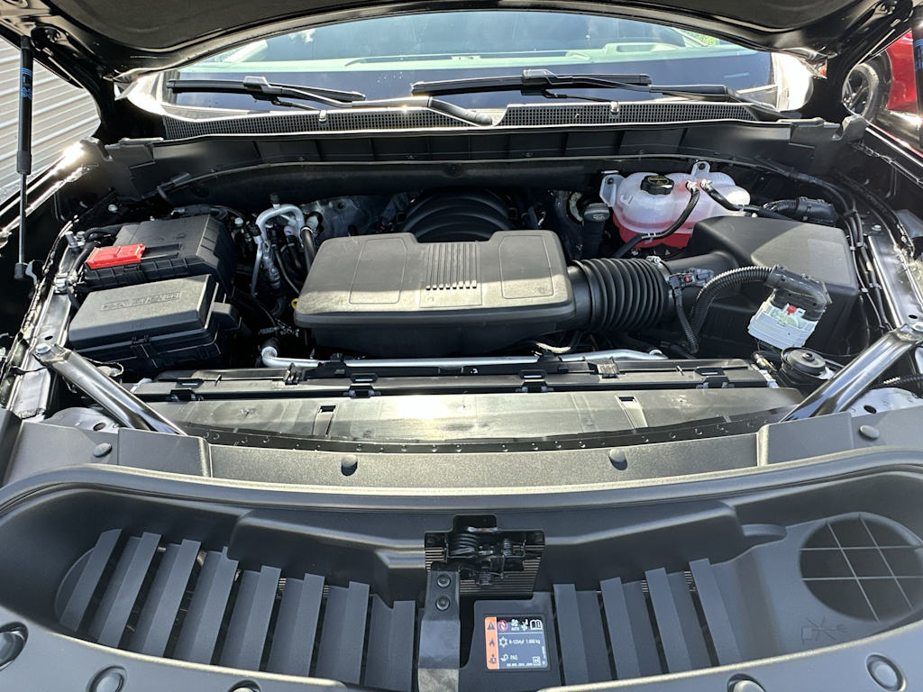 Thumbnail: 2025 Chevrolet Suburban - 9