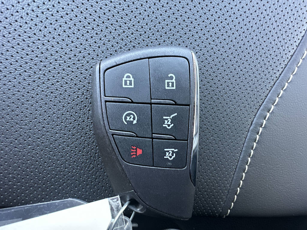 Thumbnail: 2025 Chevrolet Suburban - 18