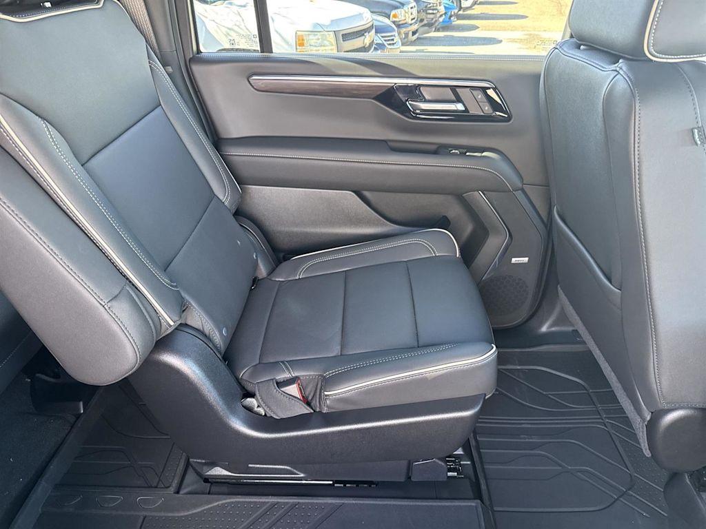 2025 Chevrolet Suburban Premier 24