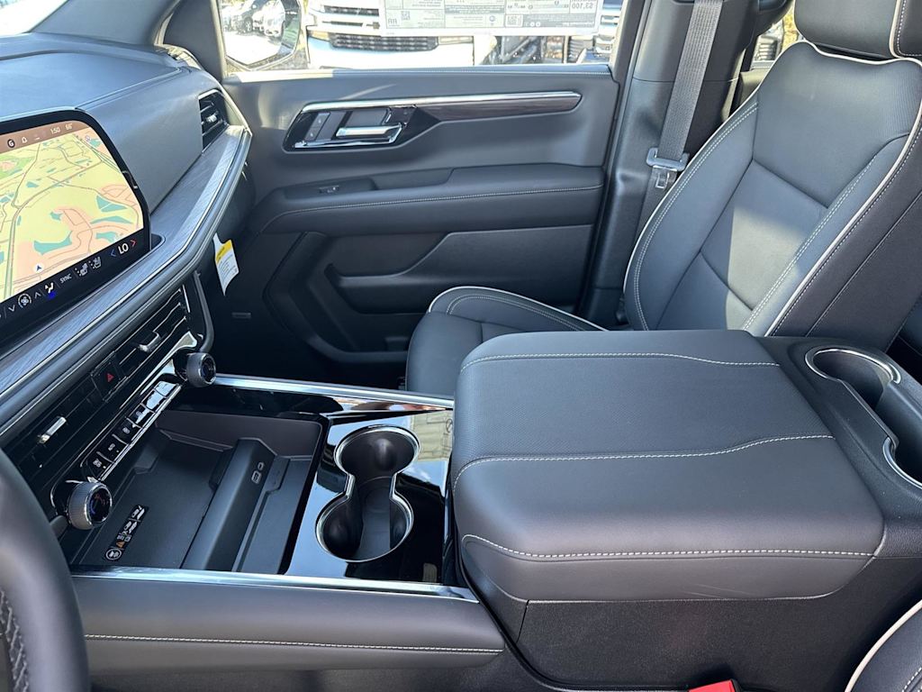 2025 Chevrolet Suburban Premier 10