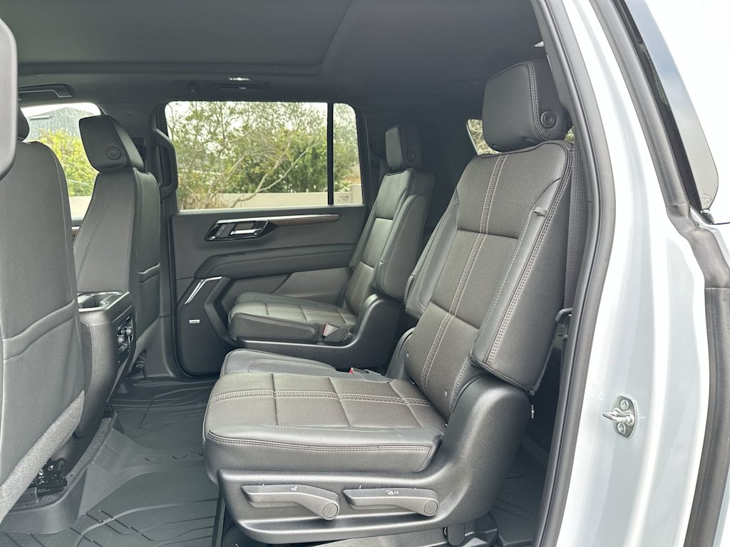 Thumbnail: 2026 Chevrolet Suburban - 23