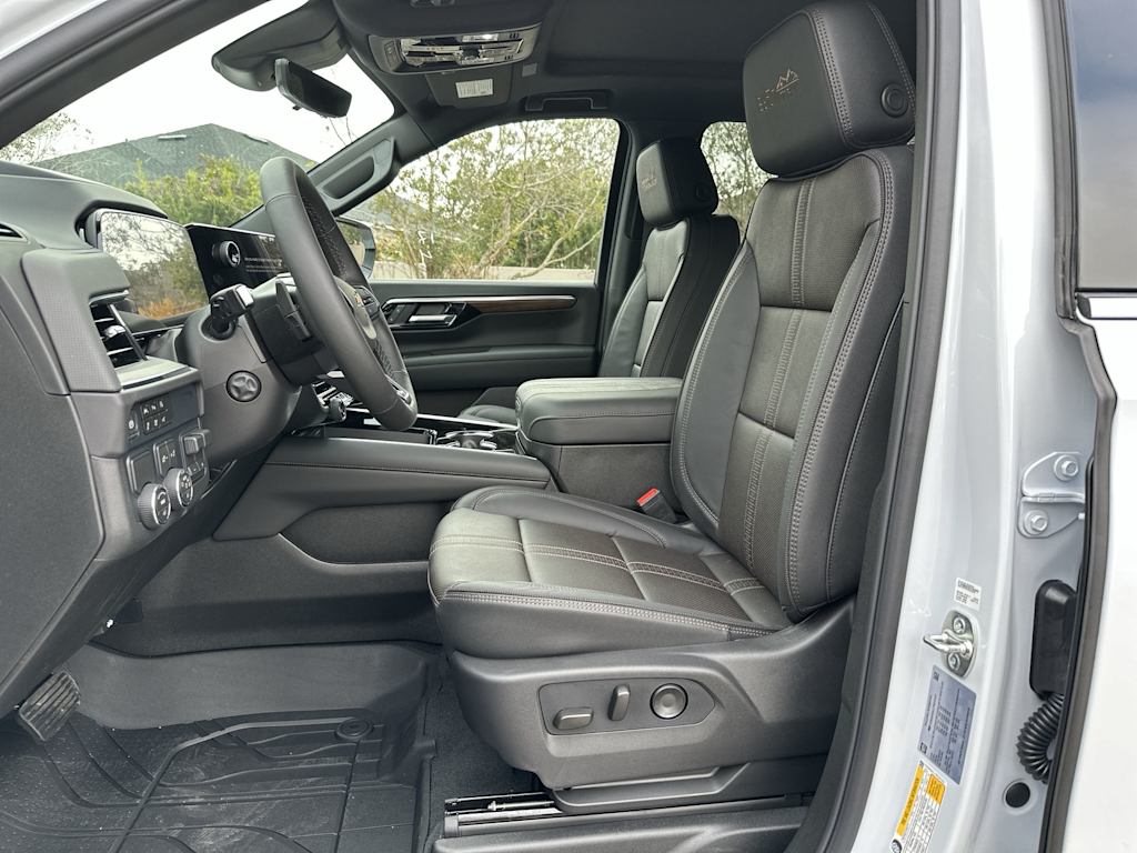 Thumbnail: 2026 Chevrolet Suburban - 11