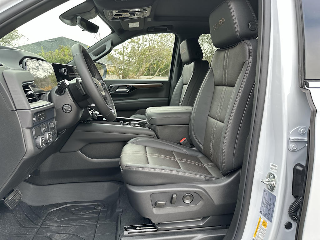 Thumbnail: 2026 Chevrolet Suburban - 10