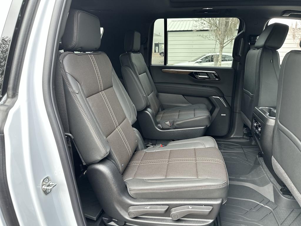 Thumbnail: 2026 Chevrolet Suburban - 24