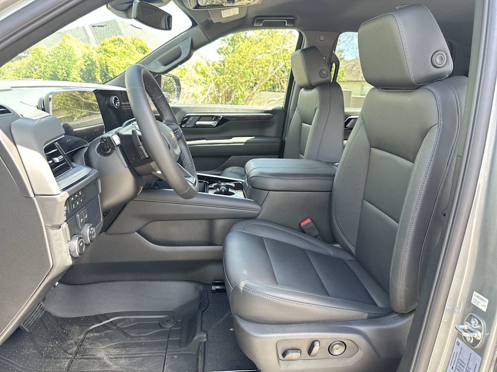 Thumbnail: 2026 Chevrolet Tahoe - 12
