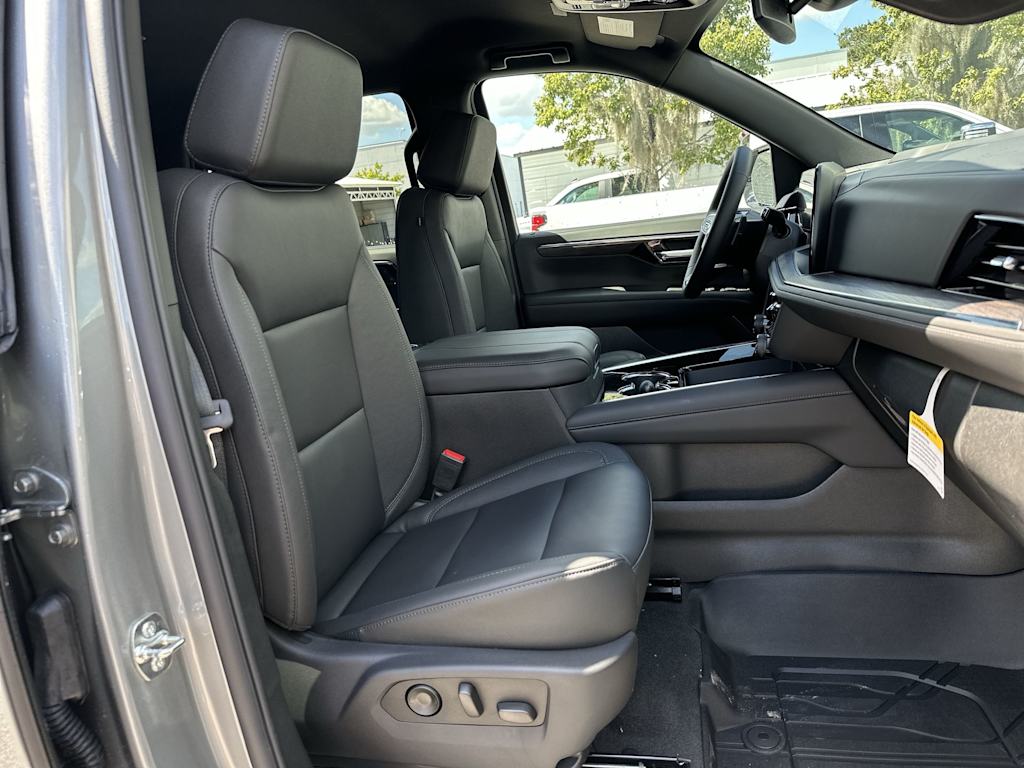 Thumbnail: 2026 Chevrolet Tahoe - 24