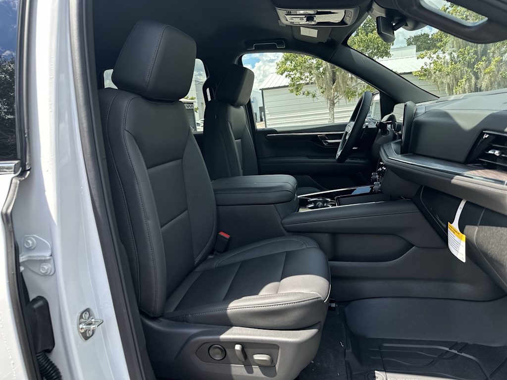 Thumbnail: 2026 Chevrolet Tahoe - 23