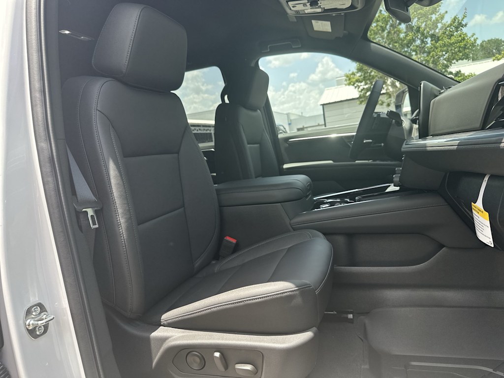 Thumbnail: 2026 Chevrolet Tahoe - 25