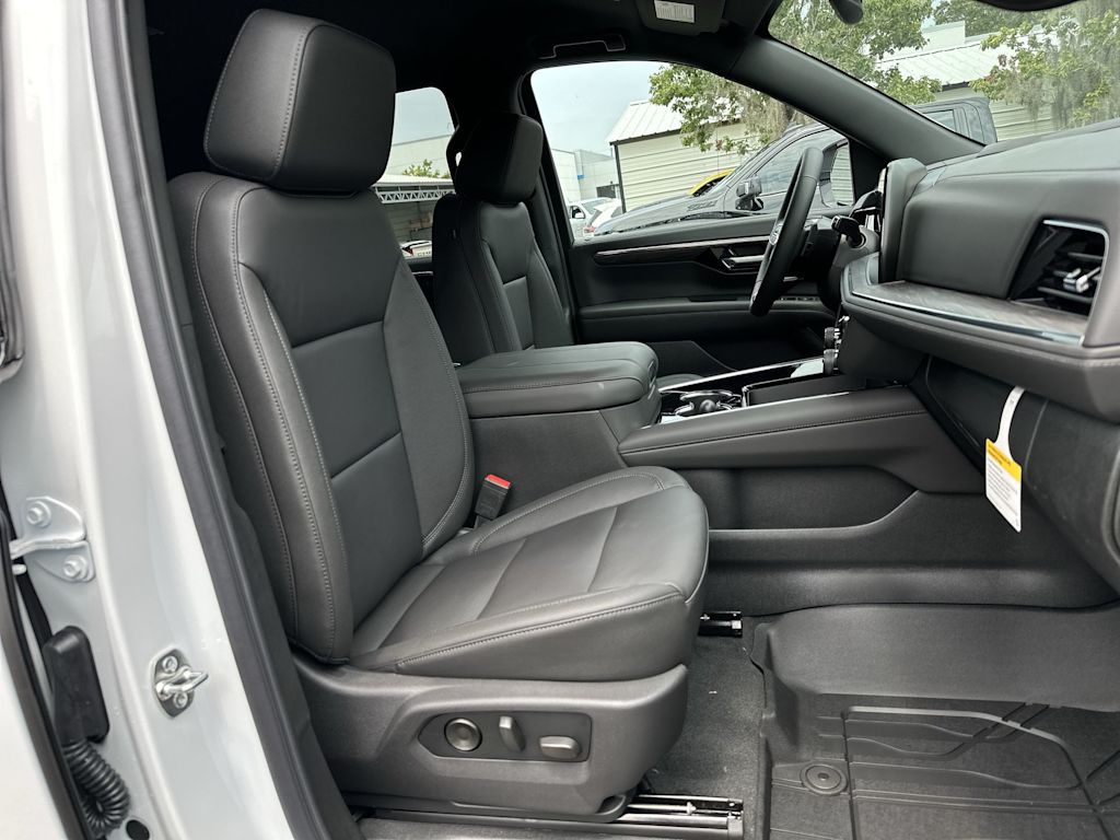 Thumbnail: 2026 Chevrolet Tahoe - 25